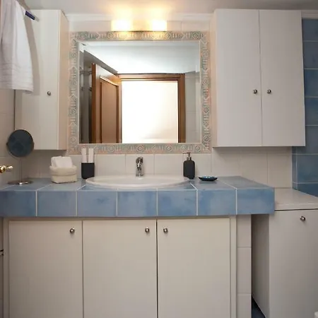 New Stylish And Cozy House Near Metro Station Apartment