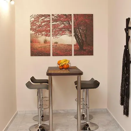 New Stylish And Cozy House Near Metro Station * Thessaloniki