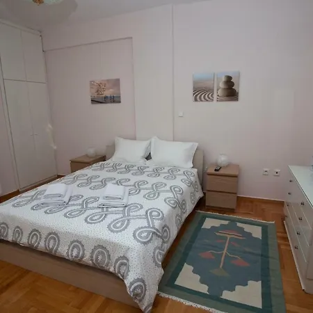 Apartment New Stylish And Cozy House Near Metro Station Thessaloniki