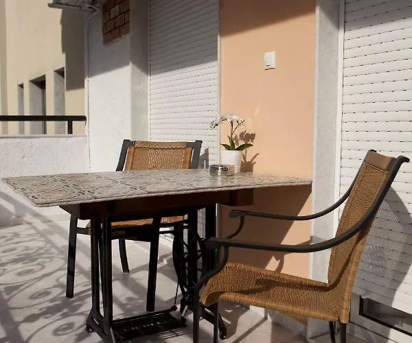 New Stylish And Cozy House Near Metro Station Thessaloníki